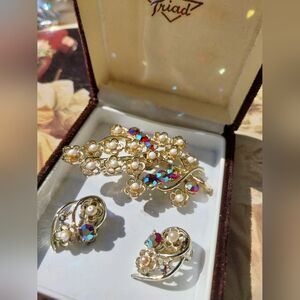 Coro Gold and Pearl Floral Brooch Set